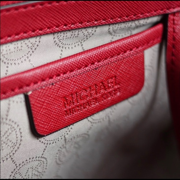 MICHAEL KORS SELMA SATCHEL RED SAFFIANO CROSSBODY - Picture 3 of 4